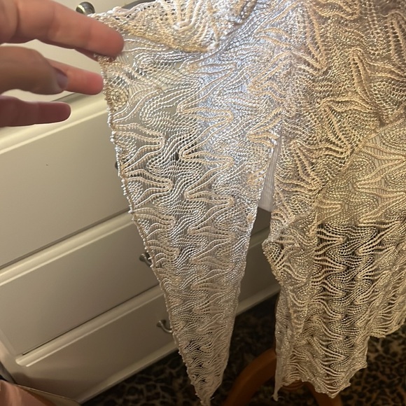 Becca swimsuit cover-up, deep, V-neck, tie at waist, lace fabric, side slits - Picture 7 of 10